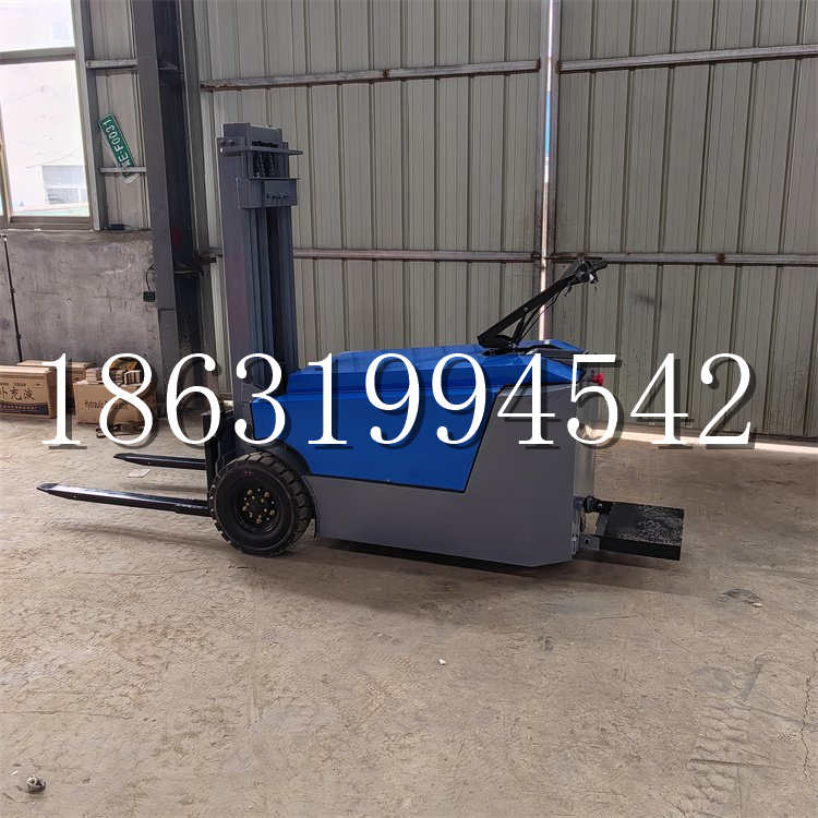 名间乡全电动叉车插腿式堆高车液压装卸车1.5吨升高小型站驾式铲车